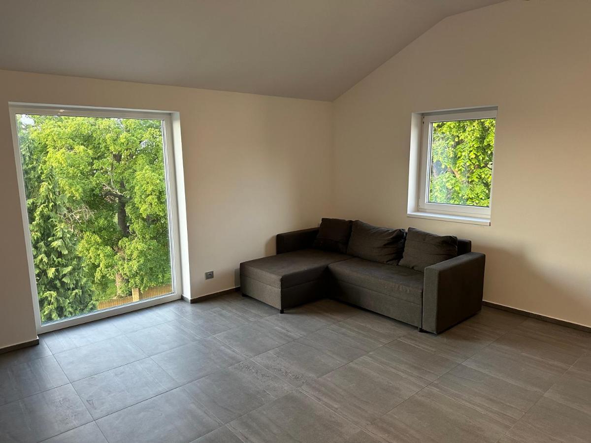 Apartman Byt 75M2 Klid Priroda Pro Rodinu プラハ エクステリア 写真