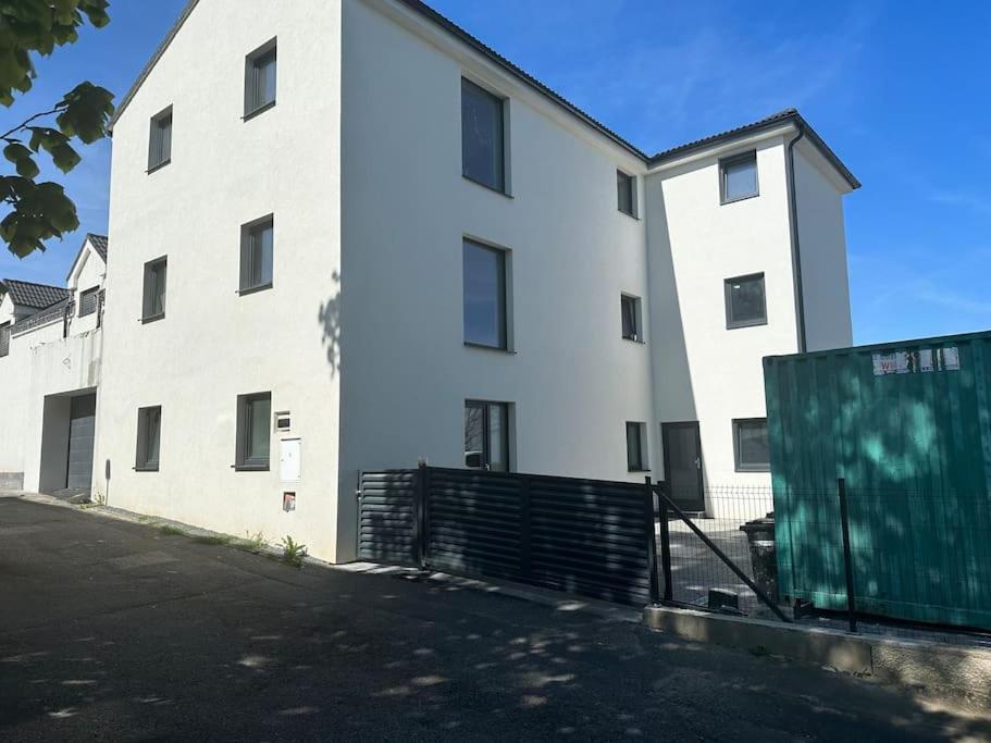 Apartman Byt 75M2 Klid Priroda Pro Rodinu プラハ エクステリア 写真