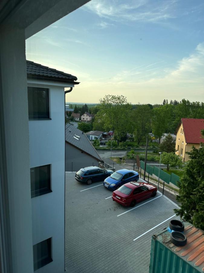 Apartman Byt 75M2 Klid Priroda Pro Rodinu プラハ エクステリア 写真