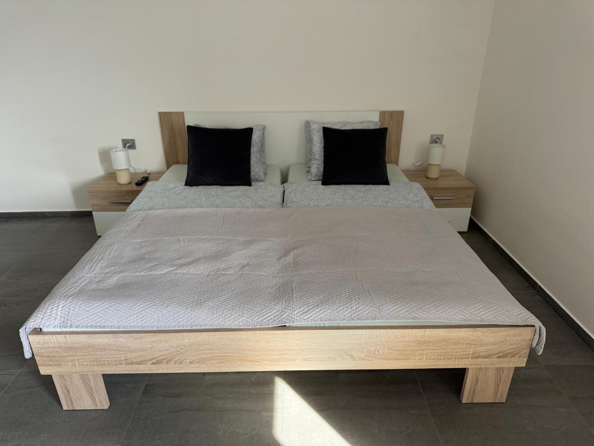 Apartman Byt 75M2 Klid Priroda Pro Rodinu プラハ エクステリア 写真