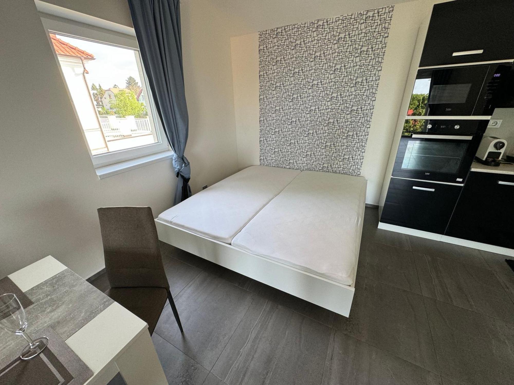 Apartman Byt 75M2 Klid Priroda Pro Rodinu プラハ エクステリア 写真